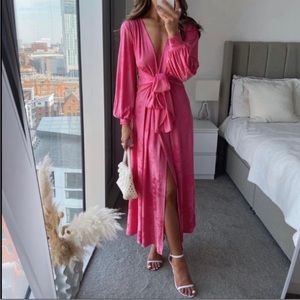 *Blogger Favorite* Zara Pink Jacquard Maxi Dress Size M Sold Out Online